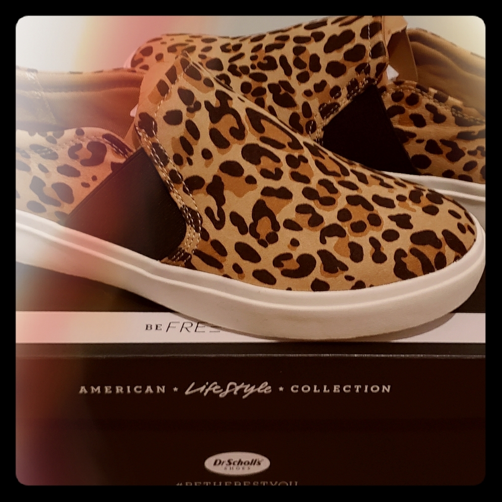 NWT Dr Scholls Wander shoes